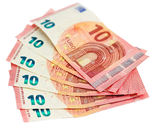 Afbeelding zes briefjes van tien euro in een waaier